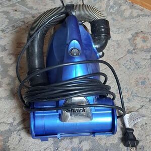 Shark Bagless Cyclonic Hand Vac (V15Z) with Long Cord Used Works Great